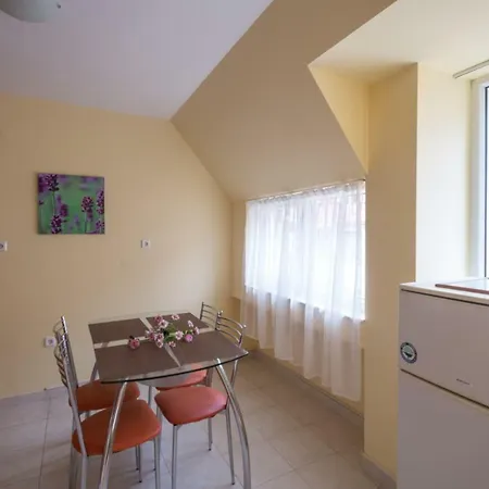 Cozy Maisonette - Veronica Appartement