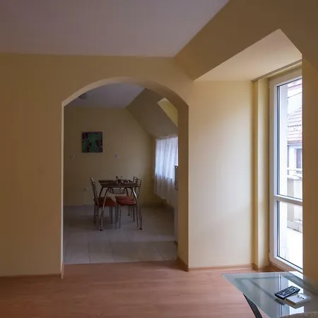 Cozy Maisonette - Veronica 아파트 *
